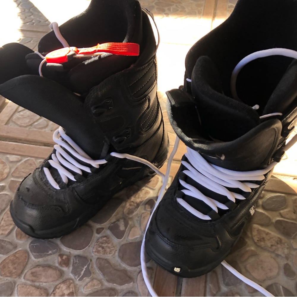 Burton women snowboarding boots